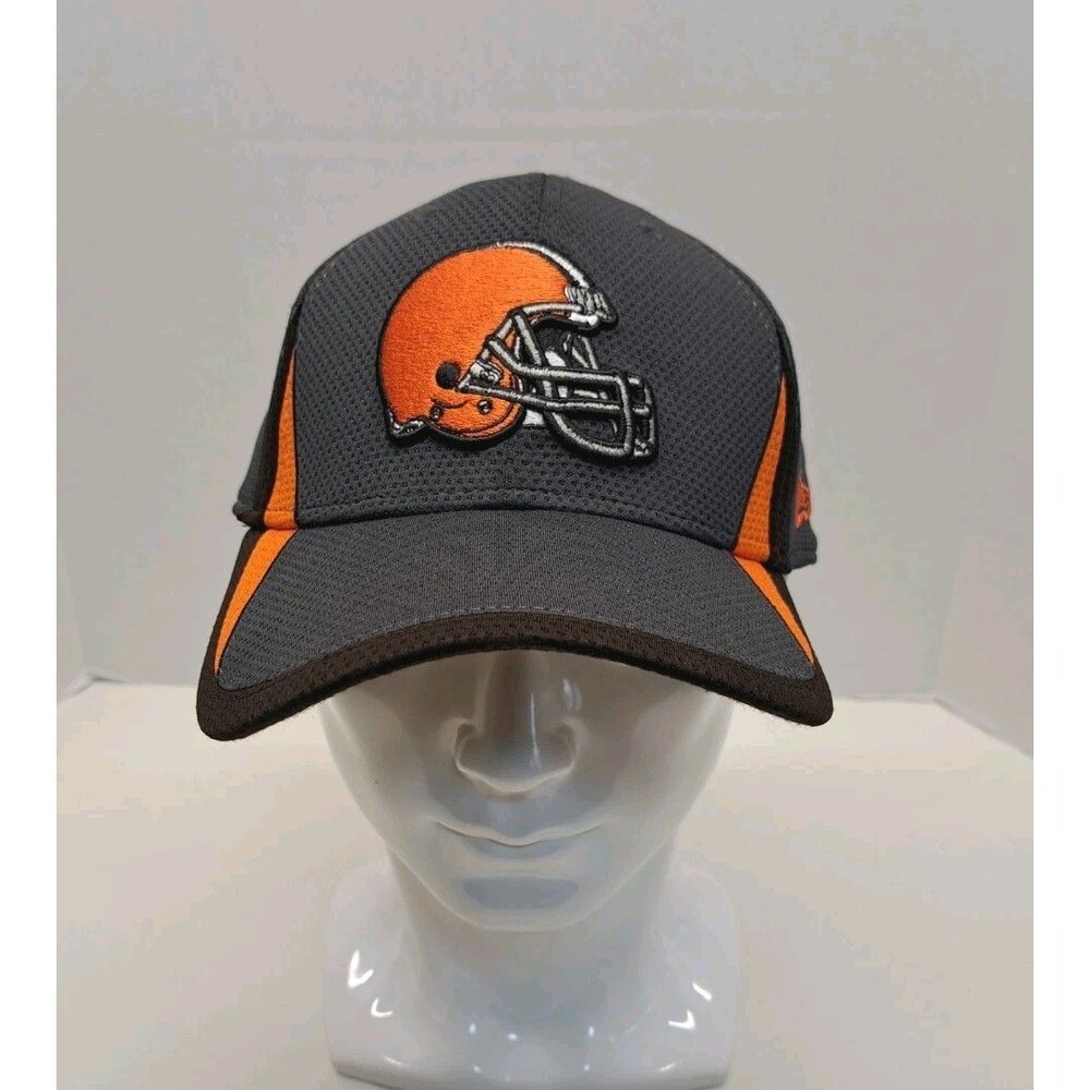 Cleveland Browns Size M/L New Era 39THIRTY On-Field Performance Flex Fit Hat